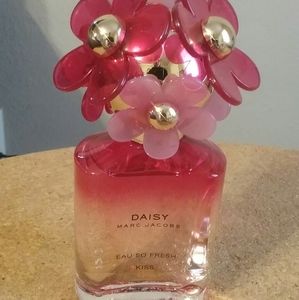 Marc Jacobs Daisy kiss 2.5 oz